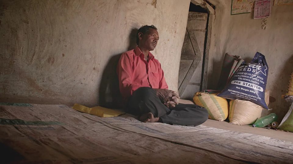 Agricultor indiano vai atrás de justiça para sua filha em documentário da Netflix