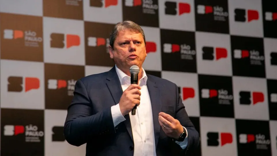 Proposta de PPP deve atingir fundações em São Paulo durante governo Tarcísio de Freitas.