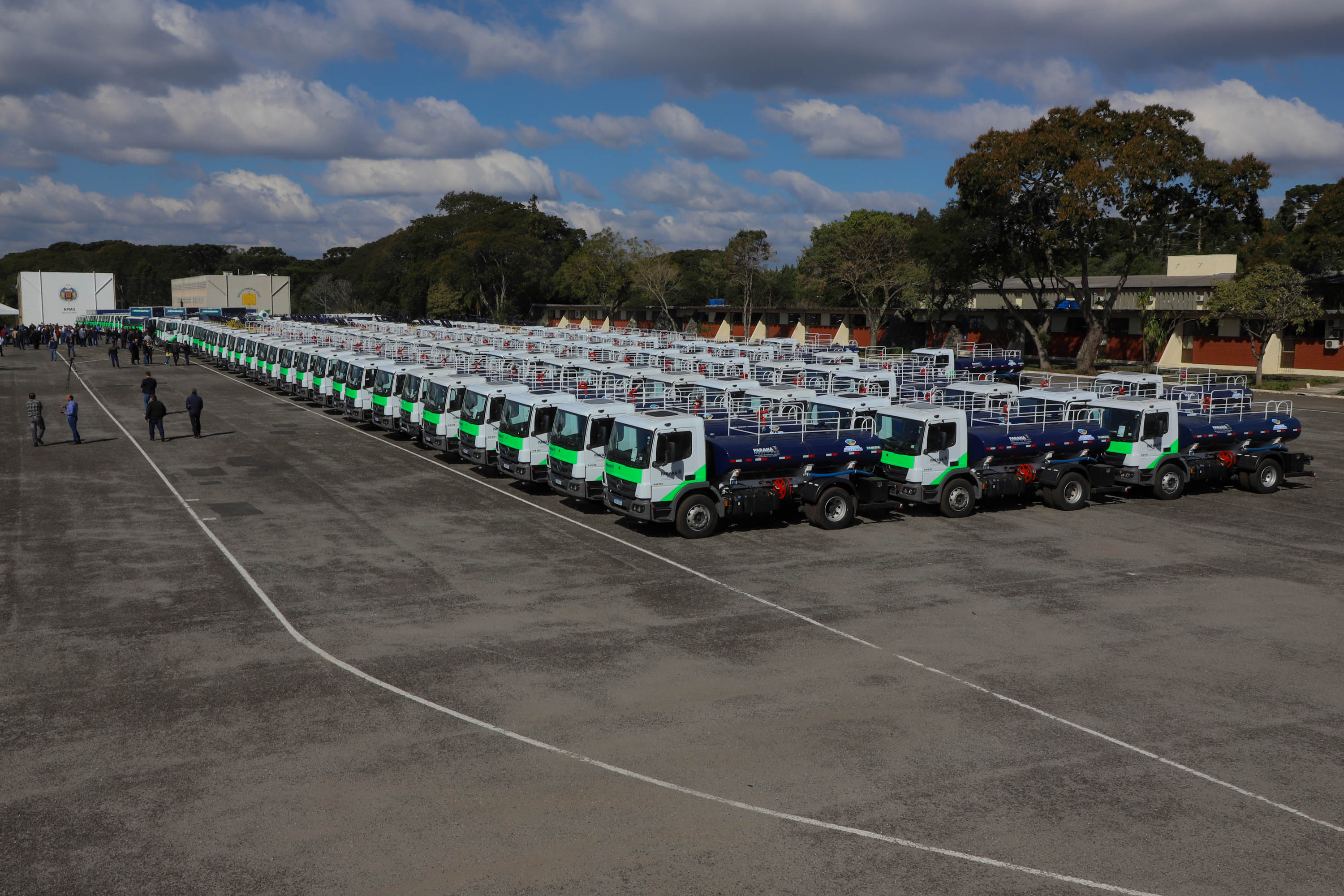 Caminhões da Patrulha Ambiental