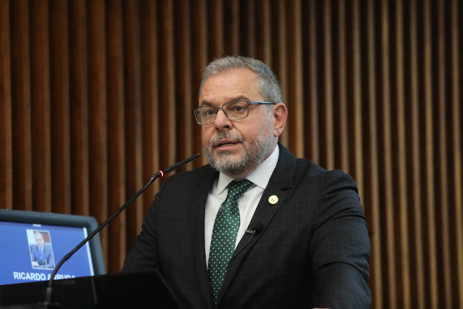 O deputado Ricardo Arruda (PL) é denunciado pelo MP por rachadinha.