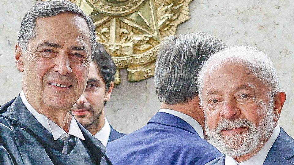 Presidente do STF, Luiz Roberto Barroso, pediu ao governo abertura de 160 novas funções comissionadas na Corte e aumento nos adicionais pagos a assessores próximos do ministro.