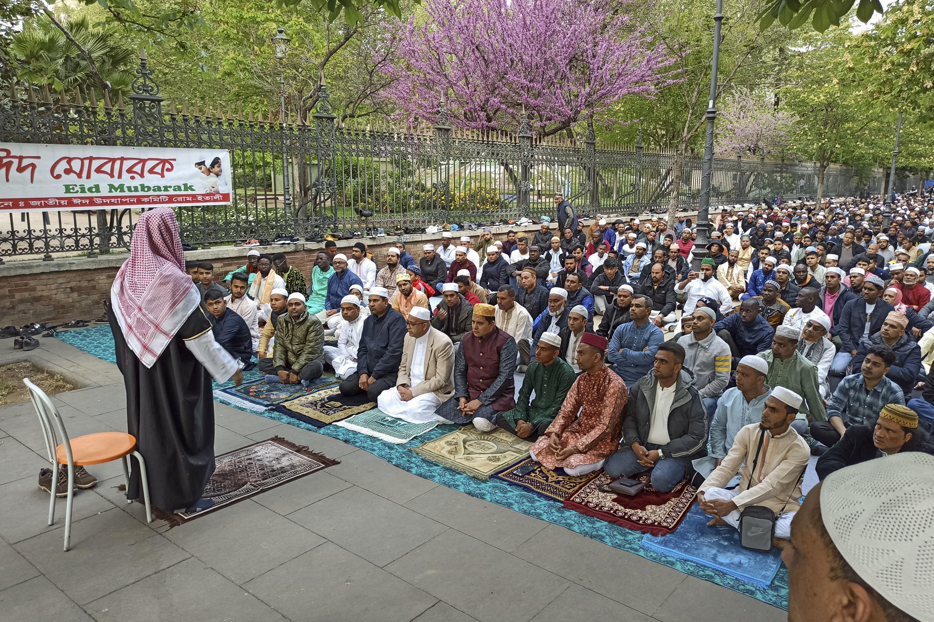 Em roma, muçulmanos comemora o fim do mês do Ramadã.