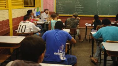 Professores de São Paulo podem receber até dois salários de bônus em caso de bom desempenho e frequência dos alunos em sala de aula.
