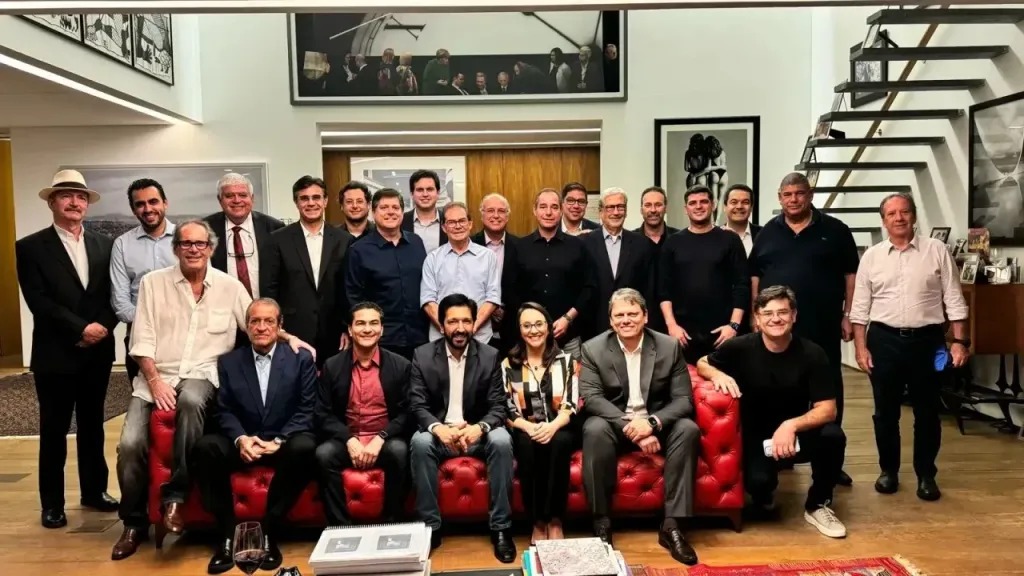 Jantar em apoio à reeleição do prefeito Ricardo Nunes (MDB) reúne caciques na capital paulista.