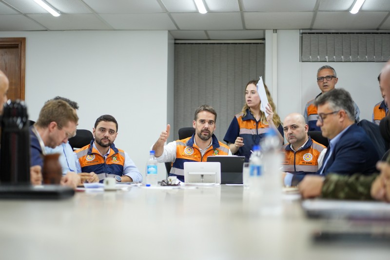 Eduardo Leite montou um Gabinete de Crise por causa das chuvas que atingem o RS nesta semana