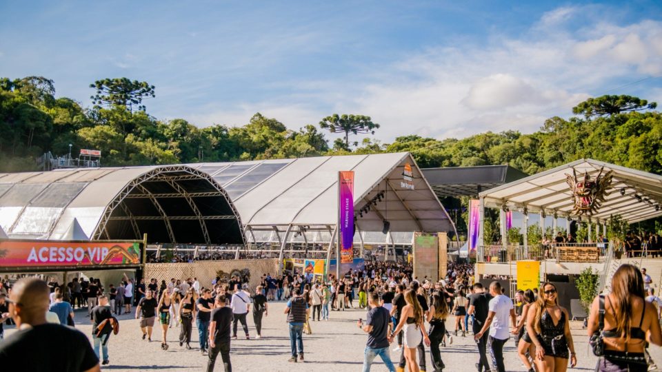 Warung Day Festival na Pedreira Paulo Leminsk em Curitiba