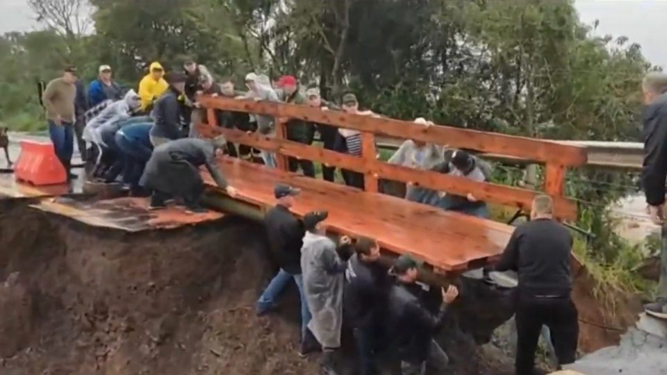 POVO PELO POVO