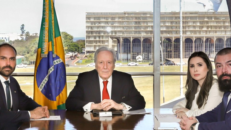 Lewandowski recebe deputados da oposição para tratar de investigações de fake news