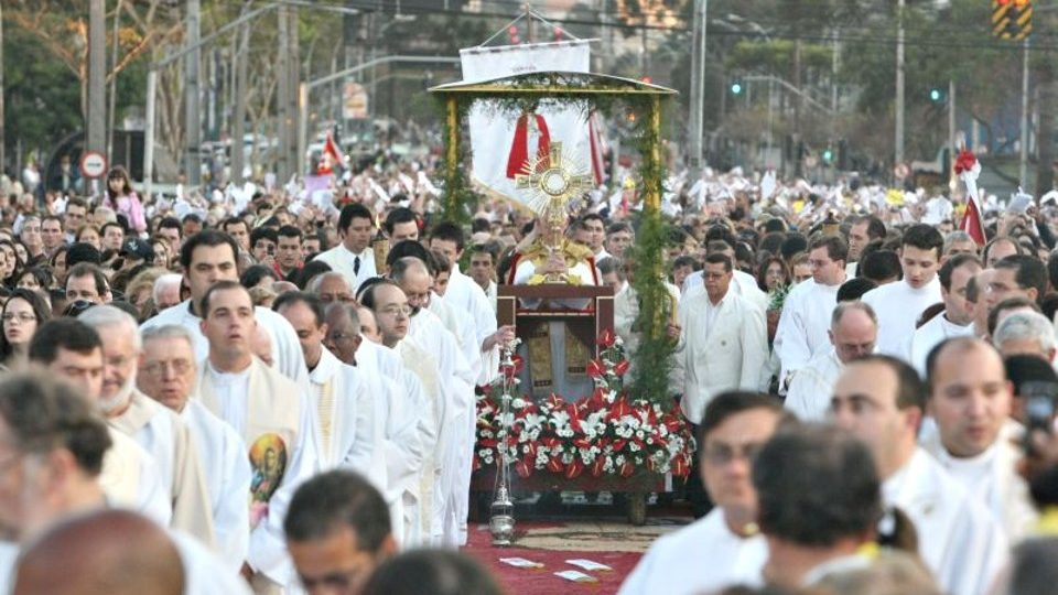 Corpus Christi é feriado em 18 capitais brasileiras