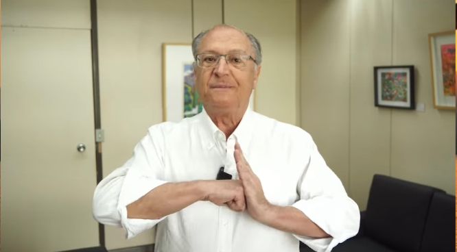 Geraldo Alckmin (PSB) faz vídeo citando ensinamentos do mestre Miyagi.