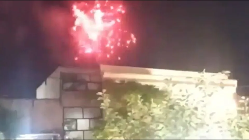 FOGOS DE ARTIFÍCIO TEERÃ LULA