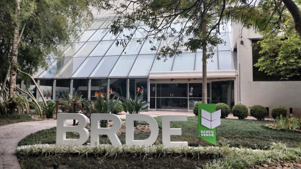 BRDE libera R$ 235 milhões para cooperativas e empresas