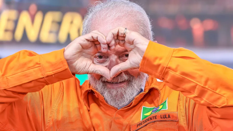 Lula quer resgatar "velha Petrobras" para tocar projetos de interesse do governo