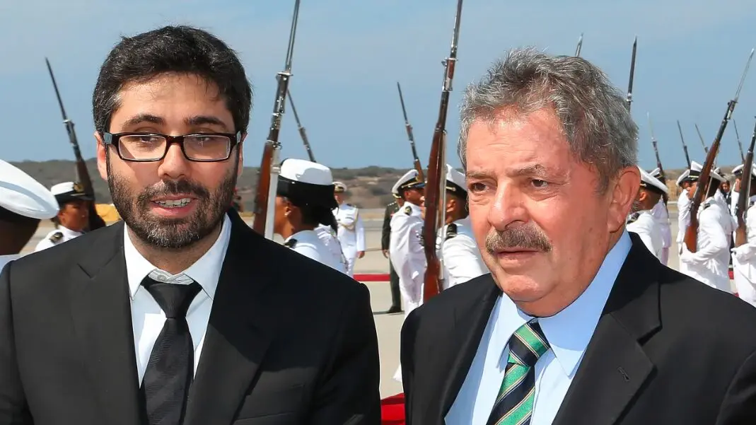 Arveláiz e Lula no funderal de Hugo Chávez, em 2013.