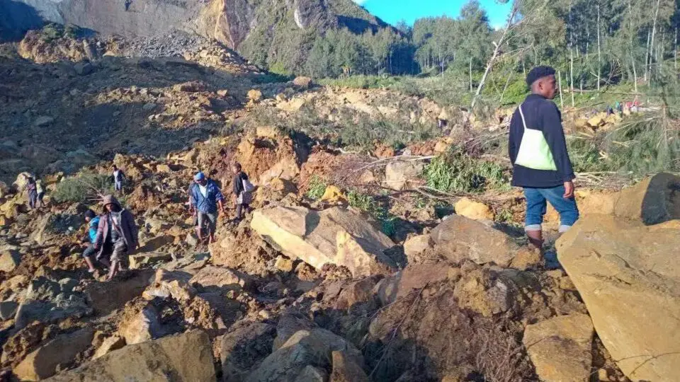 Área do desastre corre o risco de sofrer novos deslizamentos, comuns nesta época do ano devido às chuvas intensas e inundações.
