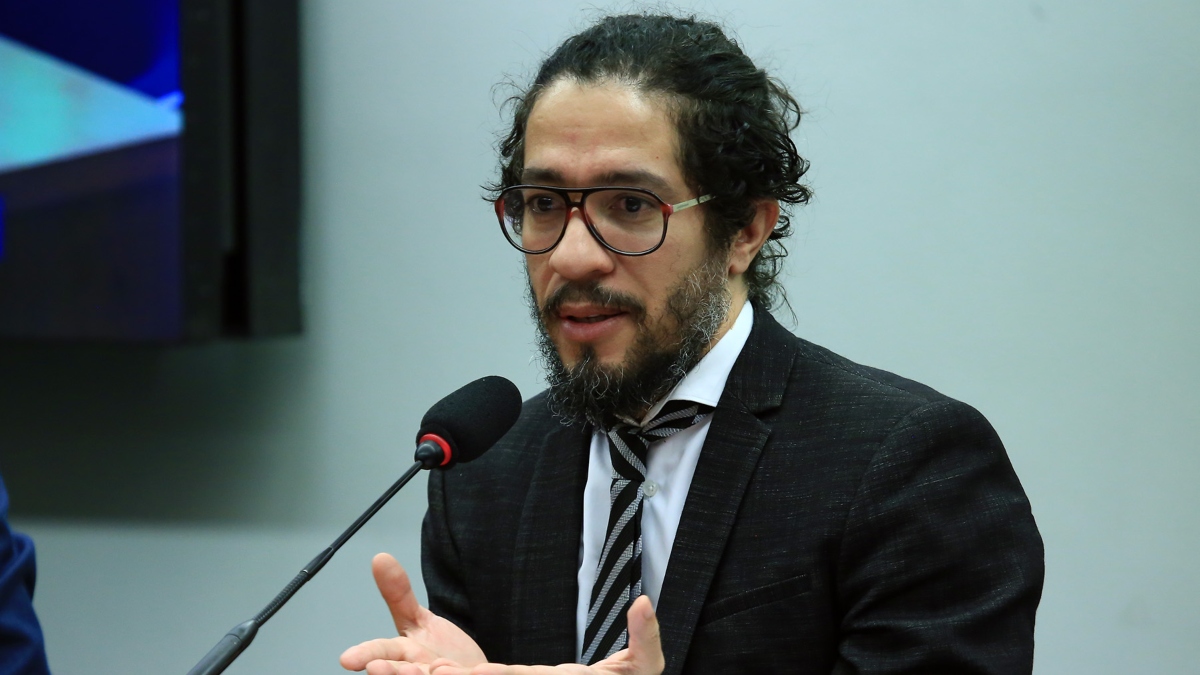 Ex-deputado defende que PT vá para a &#8220;retaguarda&#8221; da sucessão presidencial e apoie Simone Tebet ao Planalto.