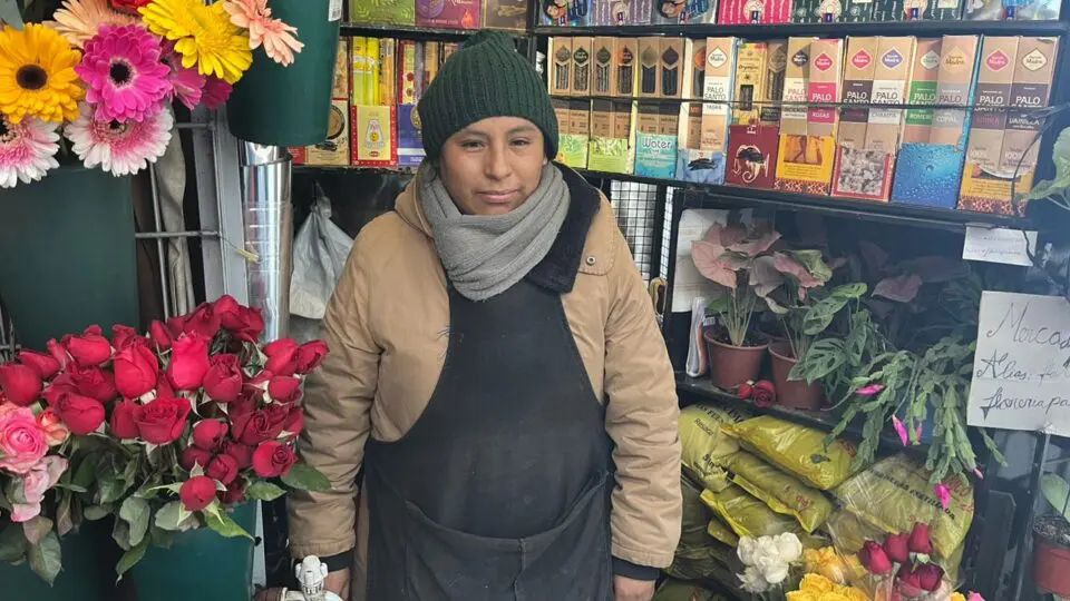 Naira, 32 anos, funcionária de uma banca de flores