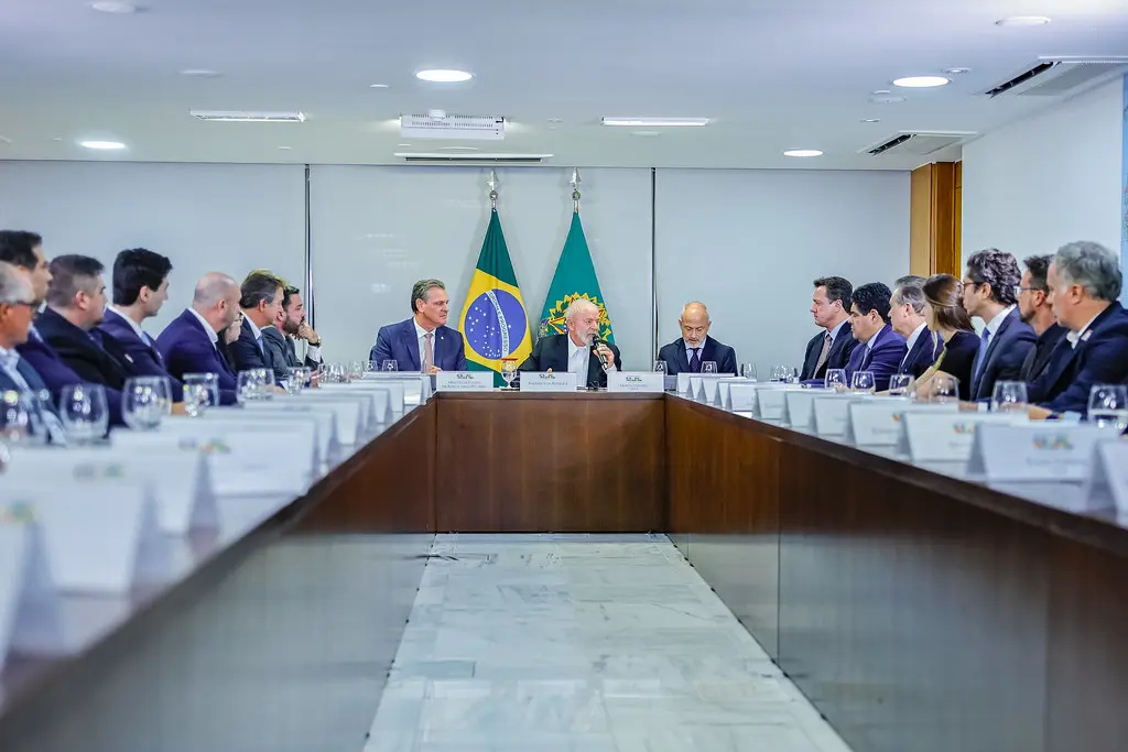 Lula anuncia doação de 2 mil toneladas de carne para o RS