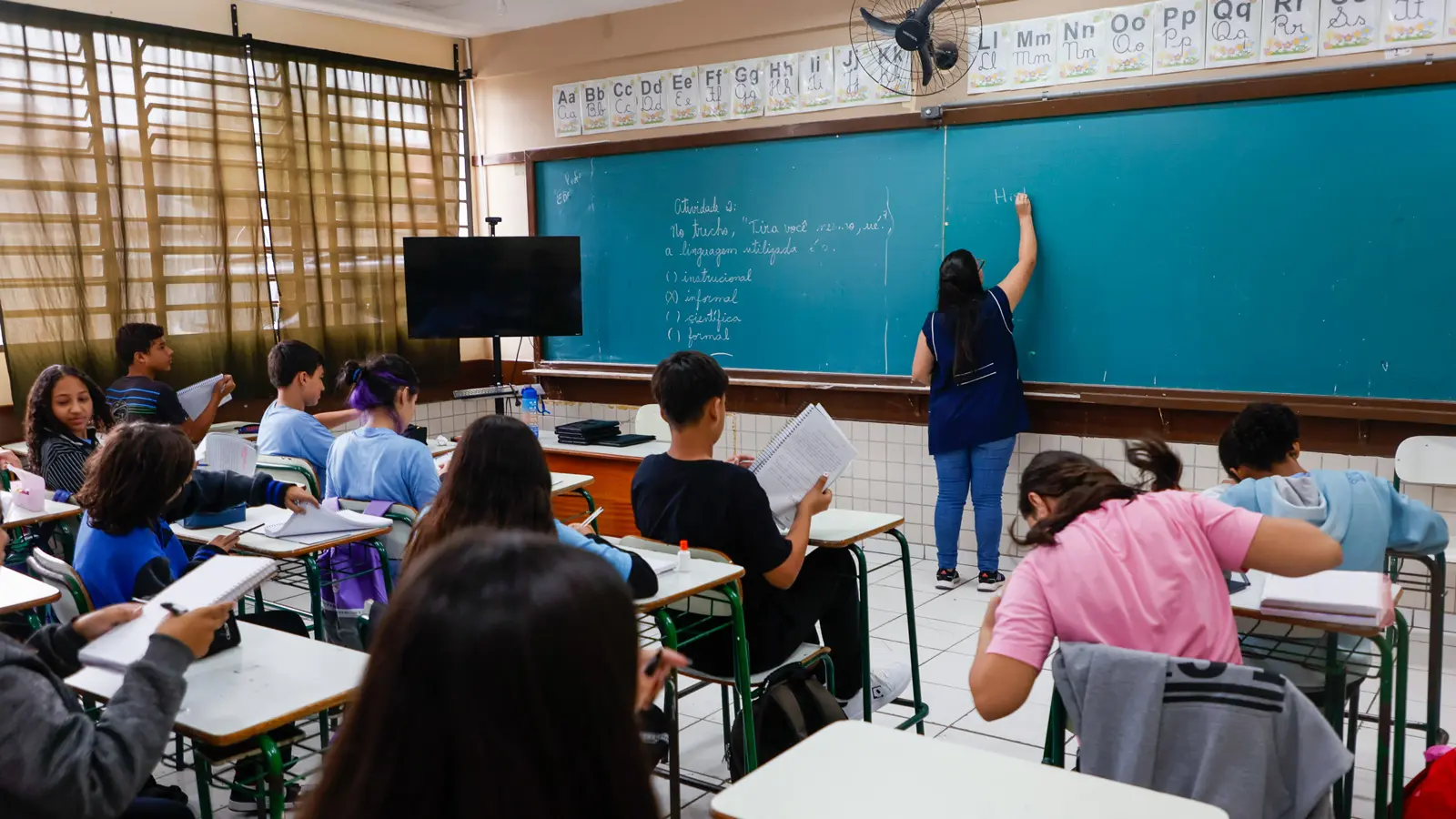 Proposta será submetida a consulta em 200 escolas de 110 cidades do Paraná.