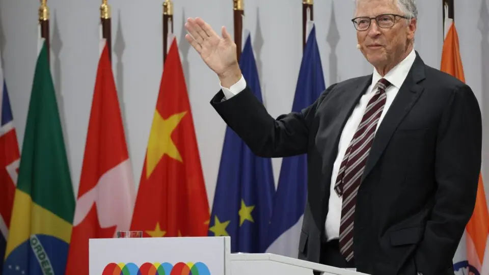Bill Gates discursa durante o encontro Berlin Global Solutions, em Berlim, Alemanha, no dia 07 de maio de 2024.