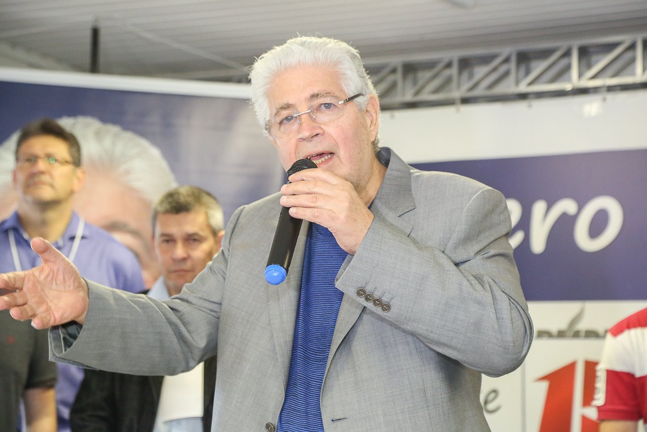 Fundador do MDB, Requião migrou do PT para o Mobiliza e se lançou pré-candidato a prefeito de Curitiba.