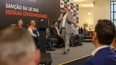Psol questiona lei das escolas cívico-militares em SP