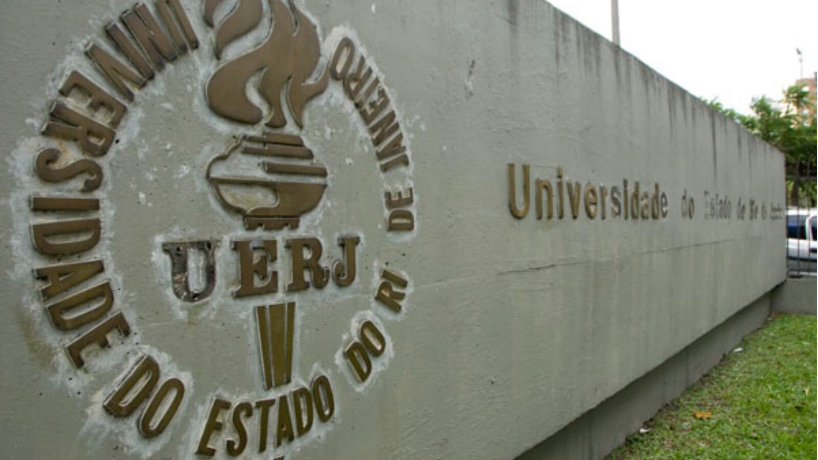 Teses acadêmicas insólitas publicadas no Brasil