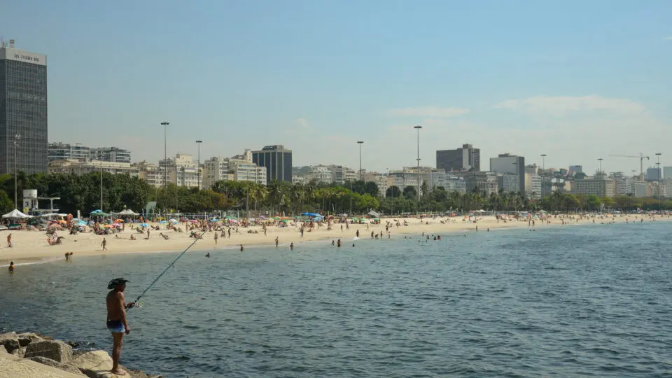 PEC das praias: privatização, custos de transferências e danos ambientais causam polêmicas nos debates