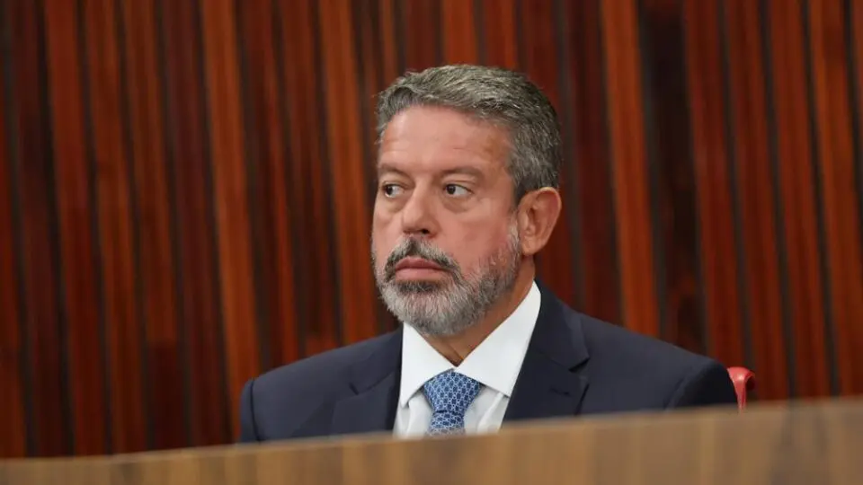 Lira cria grupo de trabalho para discutir novo PL das Fake News