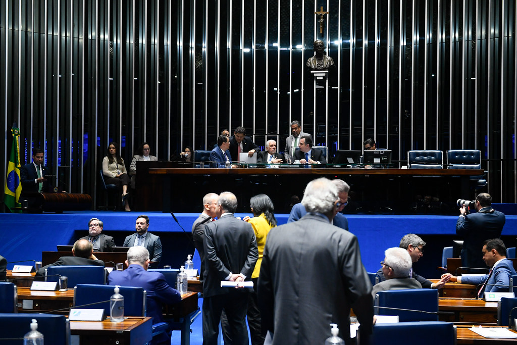 A taxação para compras internacionais de até US$ 50, conhecida como “taxa das blusinhas”, será votada separadamente pelos senadores.