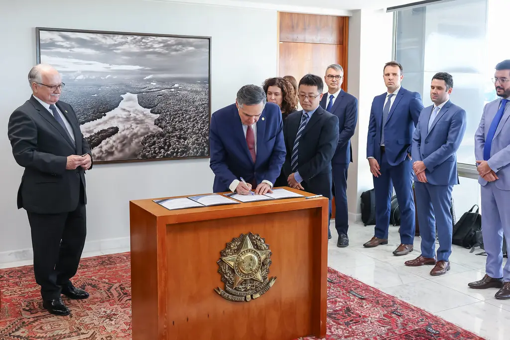 STF fecha acordo com redes sociais para combater desinformação