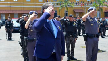 Após ser rebaixado de posto pelo governador Tarcísio de Freitas (Republicanos), coronel da PM passa para a reserva.