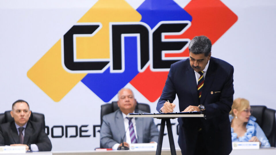 Venezuela oficializa acordo de Maduro que obriga candidatos a aceitarem resultados da eleição