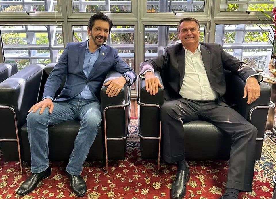 Jair Bolsonaro (PL) elogia o candidato do PRTB, Pablo Marçal, e diz que Ricardo Nunes (MDB) não é o candidato ideal.