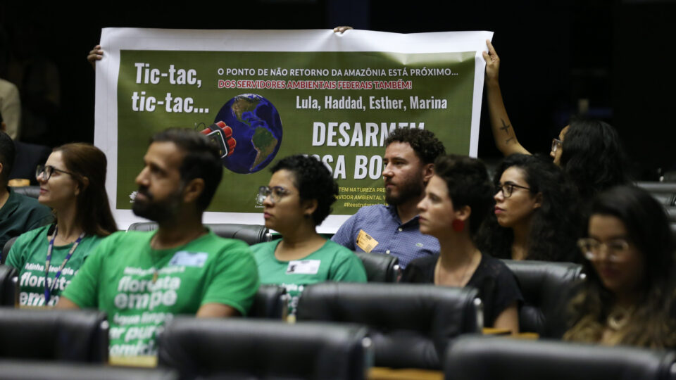 Greve do Ibama começou no dia 24 de junho, mas paralisação já dura seis meses.