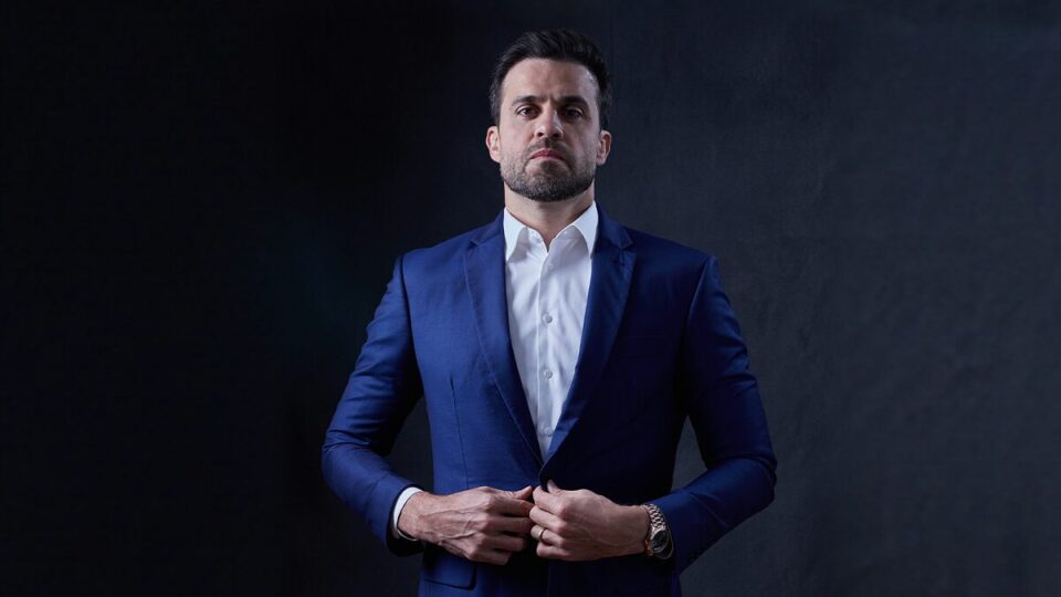 Na tentativa de crescer entre apoiadores de Bolsonaro, Pablo Marçal "força amizade" e é rebatido por Jair e Eduardo Bolsonaro.