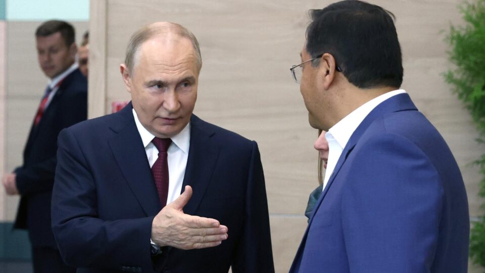 Putin quer explorar lítio e concluir instalação de um centro de pesquisa nuclear na Bolívia