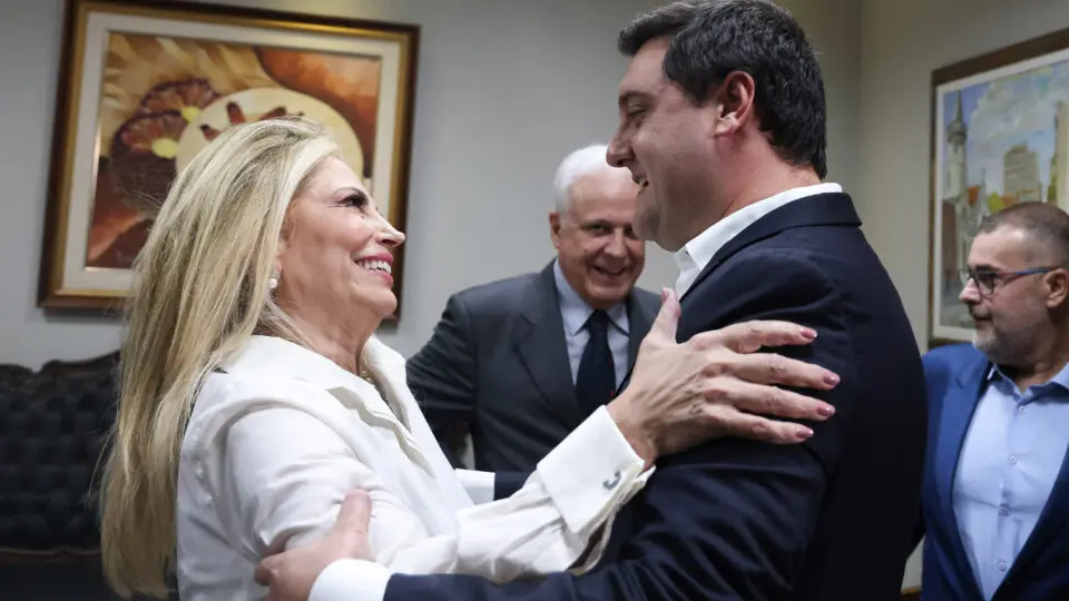 Cida Borghetti ao lado do governador Ratinho Junior.