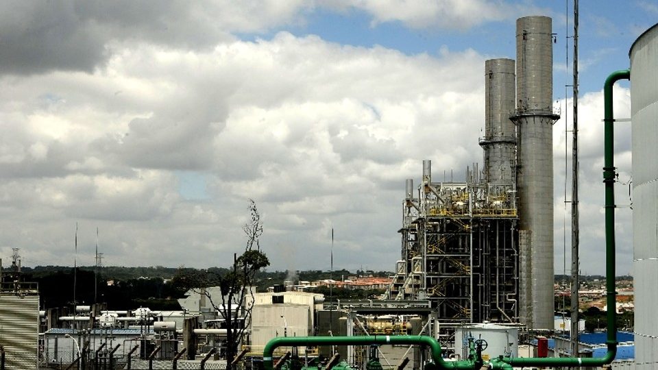 A UEGA é uma usina de porte médio, com capacidade instalada de 484,15 MW.