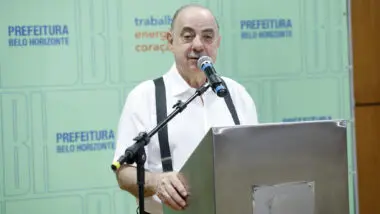 O prefeito de BH Fuad Noman (PSD) é candidato à reeleição; pesquisa Quaest mostra que parte do eleitorado diz não conhecê-lo