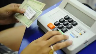 Incremento de jovens na política entre partidos da direita vai na contramão dos dados gerais em Santa Catarina