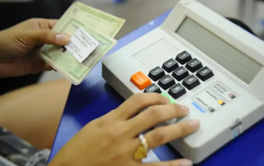 Incremento de jovens na política entre partidos da direita vai na contramão dos dados gerais em Santa Catarina