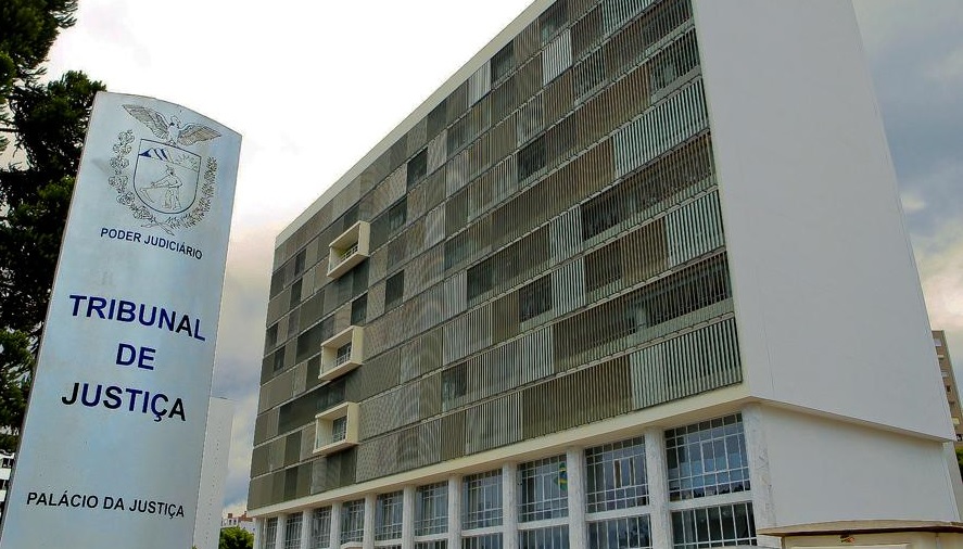 Desembargador pediu licença remunerada e ficará afastado do TJ-PR até o dia 31 de julho.