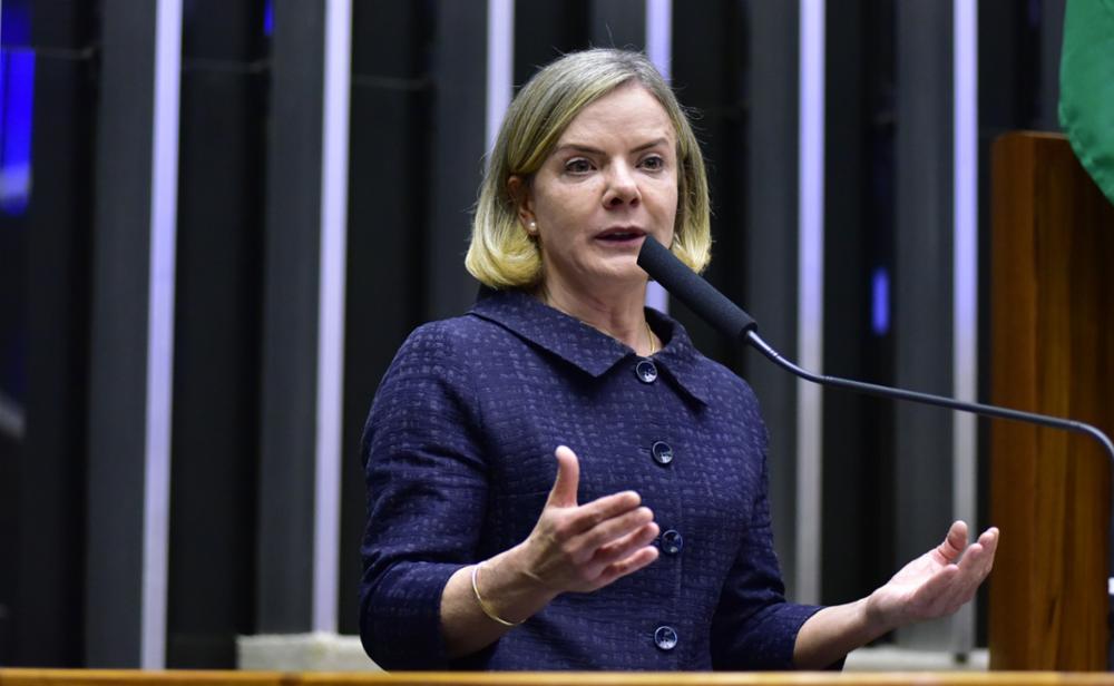 Gleisi diz que Bolsonaro transformou Abin em “Gestapo particular”