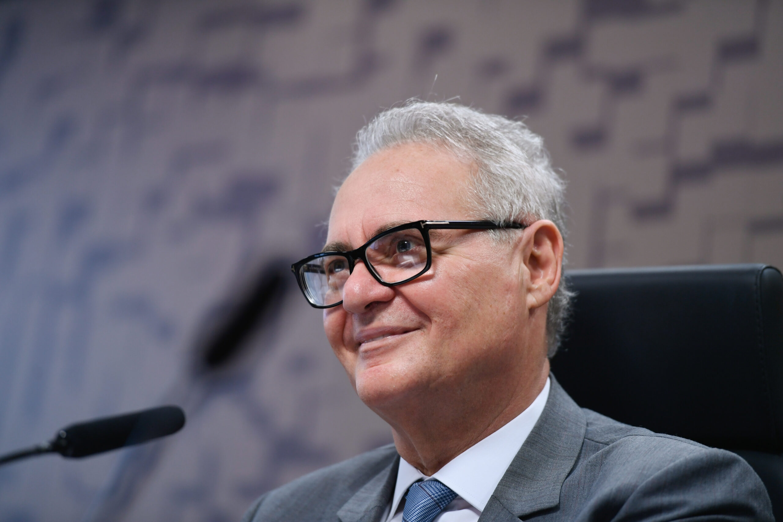 Caso da &#8220;Abin paralela&#8221; pode ser levada para cortes internacionais pelo senador Renan Calheiros.