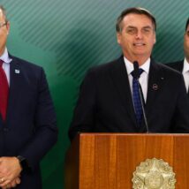 Bolsonaro sugeriu acionar Receita e Serpro para provar perseguição a Flávio Imagem referente a matéria