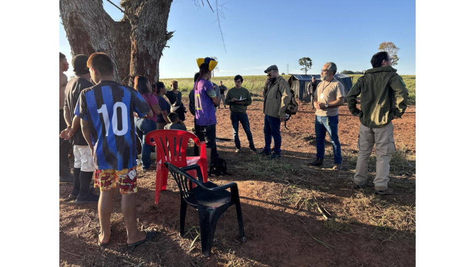 Invasores reivindicam a posse da Terra Indígena Guasu Guavirá, no município de Terra Roxa.