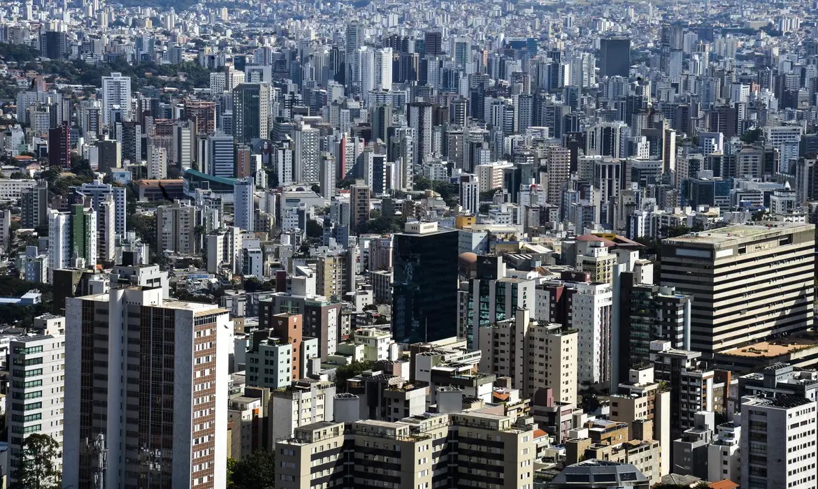 Cidade de Belo Horizonte sofre com a maior estiagem dos últimos anos.