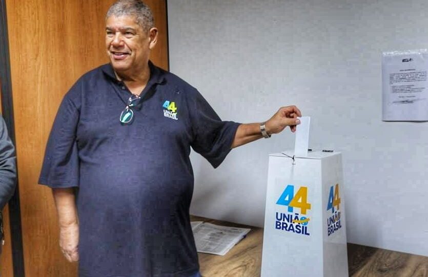 Presidente municipal do União Brasil em São Paulo, Milton Leite, foi o primeiro a votar na convenção do partido neste sábado (20).