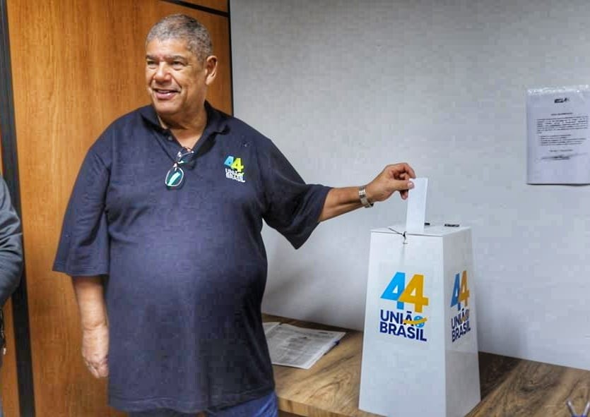 Presidente municipal do União Brasil em São Paulo, Milton Leite, foi o primeiro a votar na convenção do partido neste sábado (20).